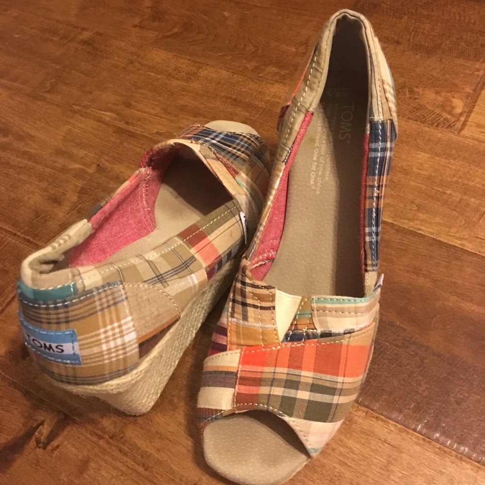 TOMS wedges SZ 8.5